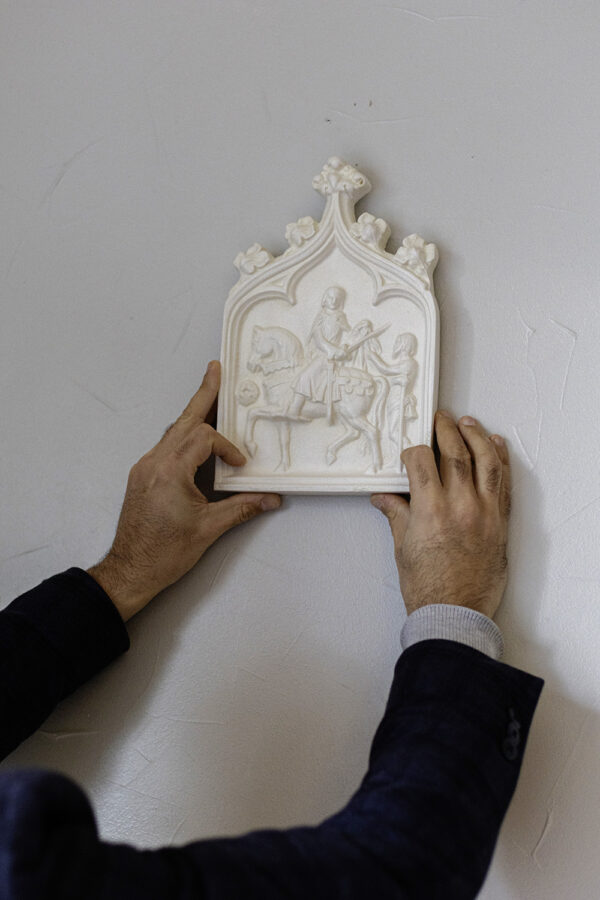 bas relief saint martin de tours en plâtre statutaire